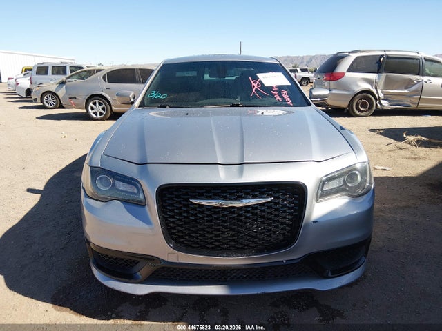 2018 Chrysler 300 300s მანქანა იყიდება აუქციონზე, vin: 2C3CCABG4JH239931, აუქციონის ნომერი: 44675623