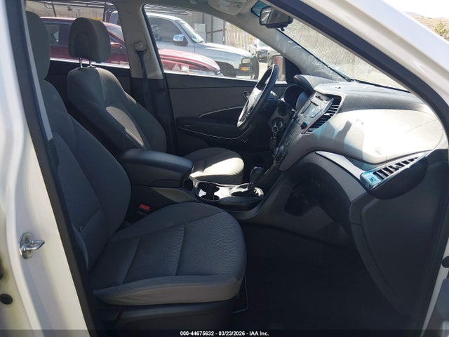 KM8SMDHF8GU156654 Hyundai Santa Fe Se