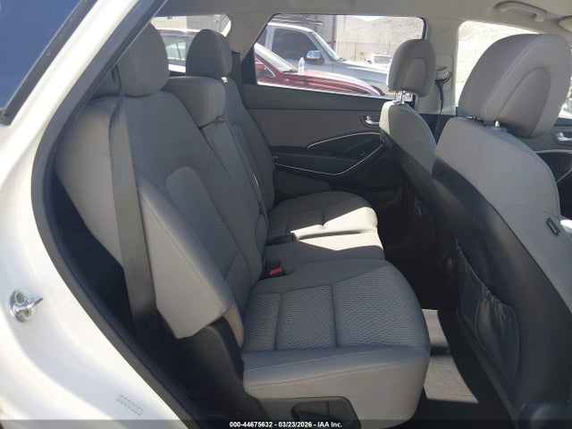 KM8SMDHF8GU156654 Hyundai Santa Fe Se
