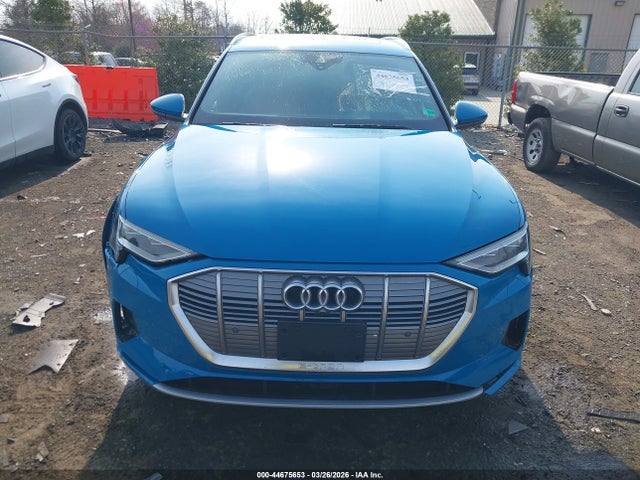 44675653 :رقم المزاد ، WA1VAAGE6KB009636 vin ، 2019 Audi E-tron Premium Plus مزاد بيع