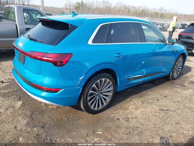 44675653 :رقم المزاد ، WA1VAAGE6KB009636 vin ، 2019 Audi E-tron Premium Plus مزاد بيع