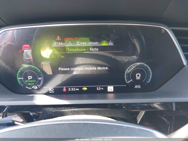 44675653 :رقم المزاد ، WA1VAAGE6KB009636 vin ، 2019 Audi E-tron Premium Plus مزاد بيع