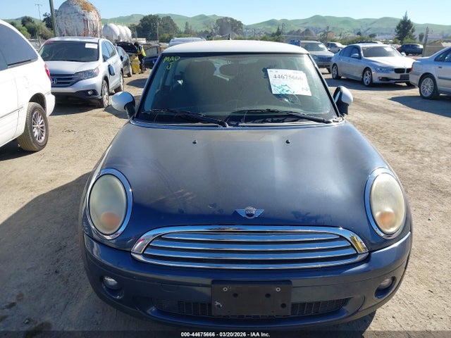 2010 MINI COOPER WMWMF3C53ATZ65473 Photo 5