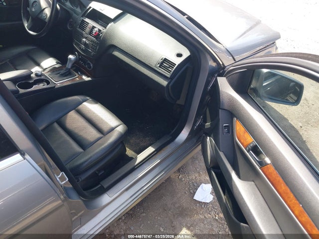 44675747 :رقم المزاد ، WDDGF8BB0BR176285 vin ، 2011 Mercedes-benz C 300 Luxury 4matic/sport 4matic مزاد بيع