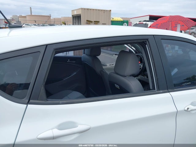 Продаж на аукціоні авто 2015 Hyundai Accent Gs, vin: KMHCT5AE2FU220782, номер лоту: 44675785