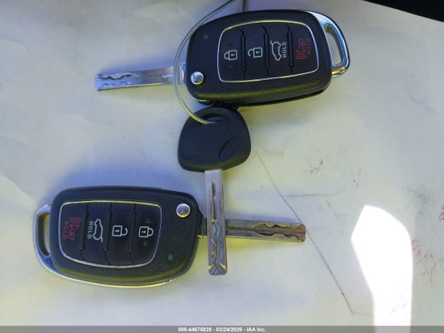KM8J23A46JU811275 Hyundai TUCSON SE