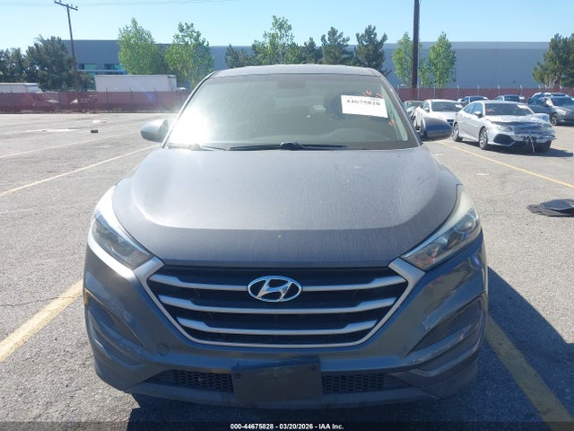 KM8J23A46JU811275 Hyundai TUCSON SE