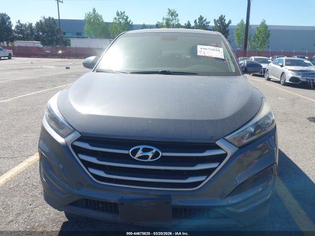 KM8J23A46JU811275 Hyundai TUCSON SE