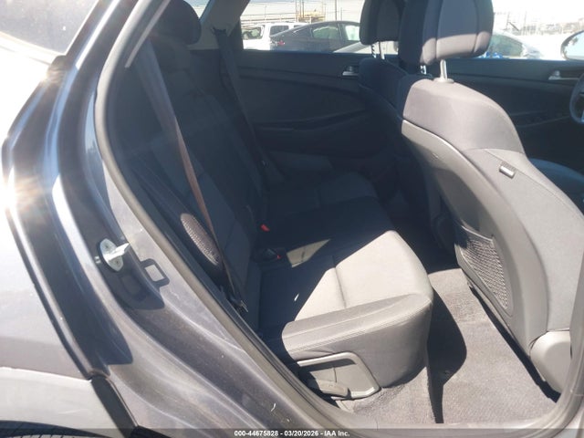 KM8J23A46JU811275 Hyundai TUCSON SE