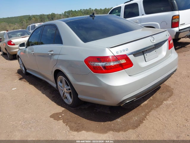 2011 MERCEDES-BENZ E 350 WDDHF8HB9BA355161 Photo 2