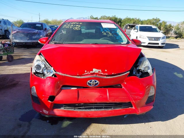 Toyota Prius C Two 2014 JTDKDTB33E1062631 Image 12