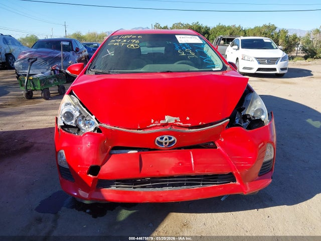 Toyota Prius C Two 2014 JTDKDTB33E1062631 Image 6