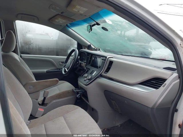 5TDZZ3DC5HS894623 Toyota Sienna L 7 Passenger