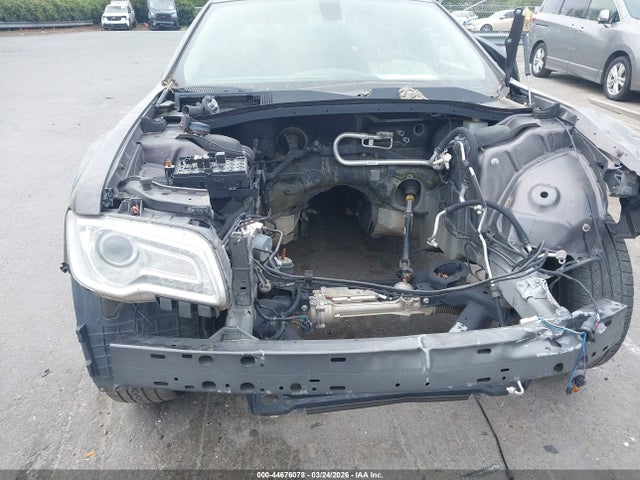44676078 :رقم المزاد ، 2C3CCAAG5JH232360 vin ، 2018 Chrysler 300 Touring L مزاد بيع