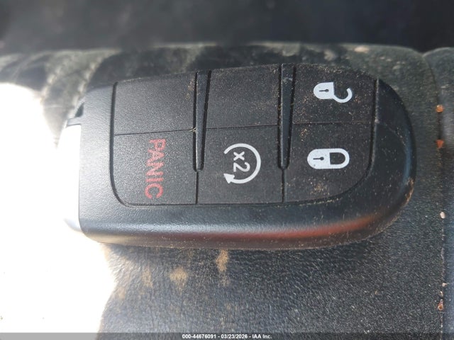 44676091 :رقم المزاد ، 2C3CCABG8FH921170 vin ، 2015 Chrysler 300 300s مزاد بيع