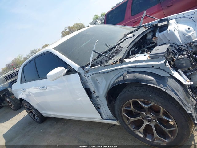 44676091 :رقم المزاد ، 2C3CCABG8FH921170 vin ، 2015 Chrysler 300 300s مزاد بيع