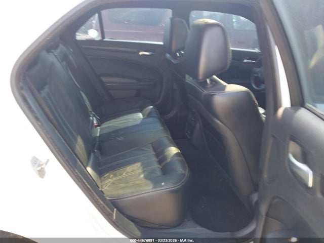44676091 :رقم المزاد ، 2C3CCABG8FH921170 vin ، 2015 Chrysler 300 300s مزاد بيع