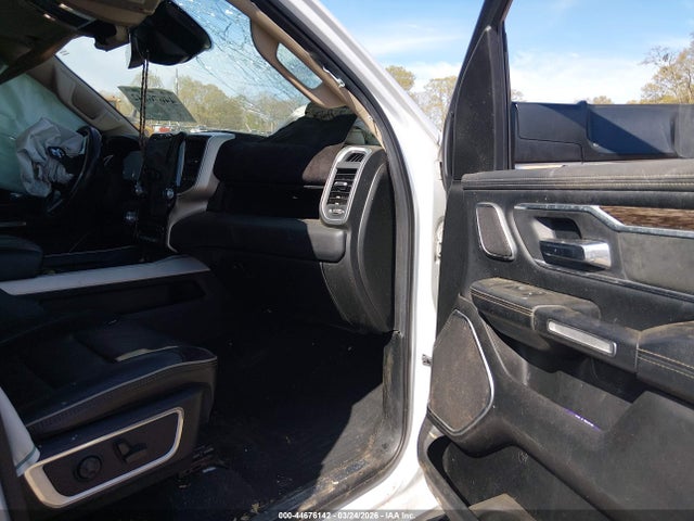 44676142 :رقم المزاد ، 1C6RRERT3KN683414 vin ، 2019 Ram 1500 Laramie  4x2 6'4 Box مزاد بيع