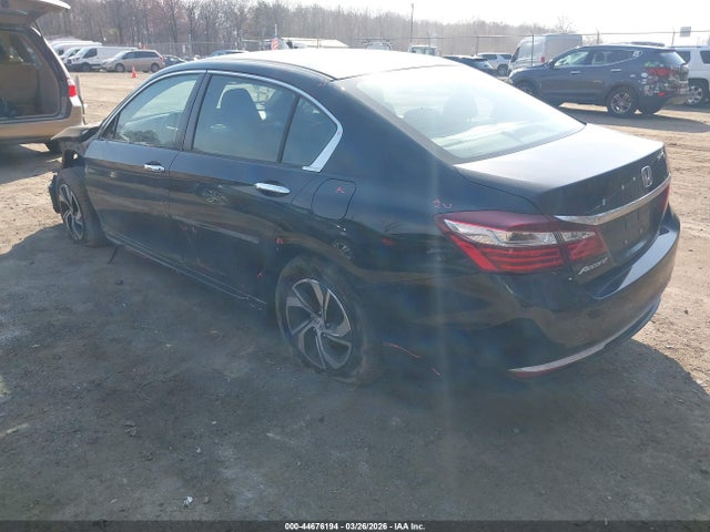 44676194 :رقم المزاد ، 1HGCR2F39HA270738 vin ، 2017 Honda Accord Lx مزاد بيع
