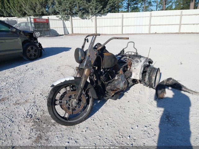 Harley-Davidson Flrt Free Wheeler 2016 1HD1MCM18GB856494 Image 2