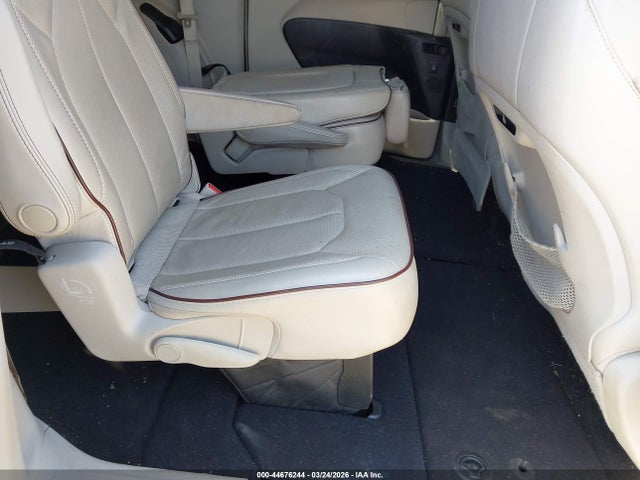 2017 Chrysler Pacifica Limited მანქანა იყიდება აუქციონზე, vin: 2C4RC1GG9HR734953, აუქციონის ნომერი: 44676244