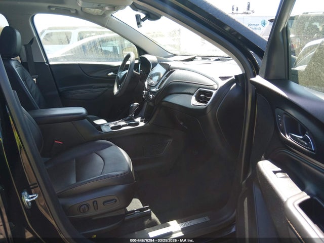 Продаж на аукціоні авто 2018 Chevrolet Equinox Premier, vin: 2GNAXVEV5J6101262, номер лоту: 44676284