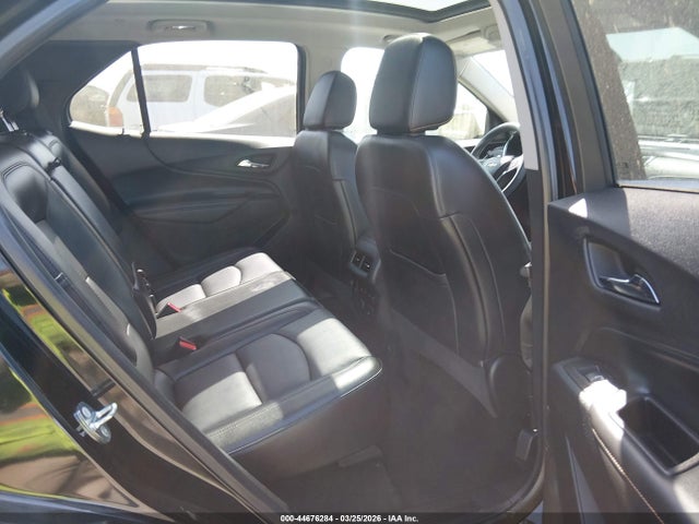 Продаж на аукціоні авто 2018 Chevrolet Equinox Premier, vin: 2GNAXVEV5J6101262, номер лоту: 44676284
