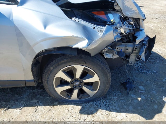 44676321 :رقم المزاد ، JF2SJAGC9JH418556 vin ، 2018 Subaru Forester 2.5i Premium مزاد بيع