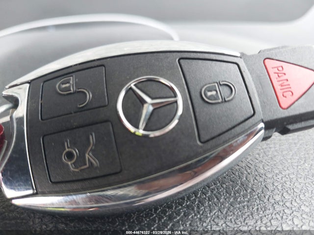 44676322 :رقم المزاد ، WDDGF5EB1AF413487 vin ، 2010 Mercedes-benz C 300 Luxury/sport مزاد بيع