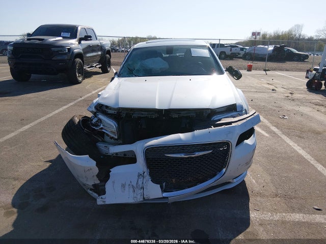 2016 Chrysler 300c მანქანა იყიდება აუქციონზე, vin: 2C3CCAET9GH248447, აუქციონის ნომერი: 44676338