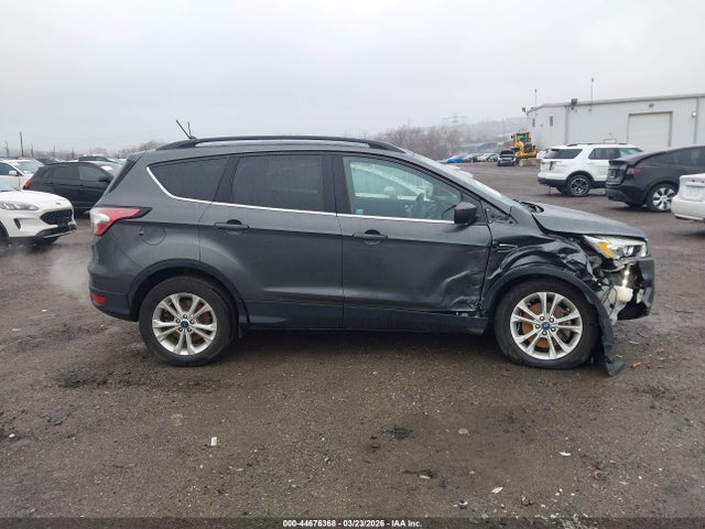 1FMCU9HD1JUA77950 Ford ESCAPE SEL
