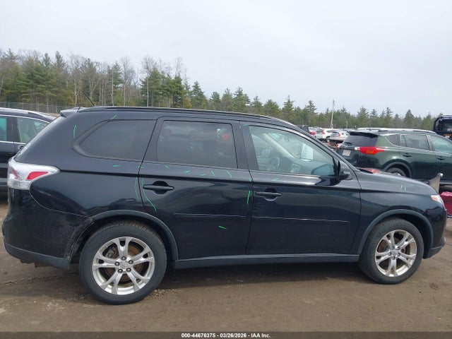 2015 Mitsubishi Outlander Se მანქანა იყიდება აუქციონზე, vin: JA4AZ3A32FZ004683, აუქციონის ნომერი: 44676375