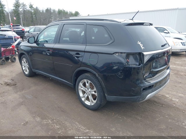 2015 Mitsubishi Outlander Se მანქანა იყიდება აუქციონზე, vin: JA4AZ3A32FZ004683, აუქციონის ნომერი: 44676375