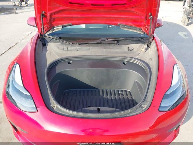 2021 Tesla Model 3 Standard Range Plus Rear-wheel Drive მანქანა იყიდება აუქციონზე, vin: 5YJ3E1EAXMF060817, აუქციონის ნომერი: 44676387