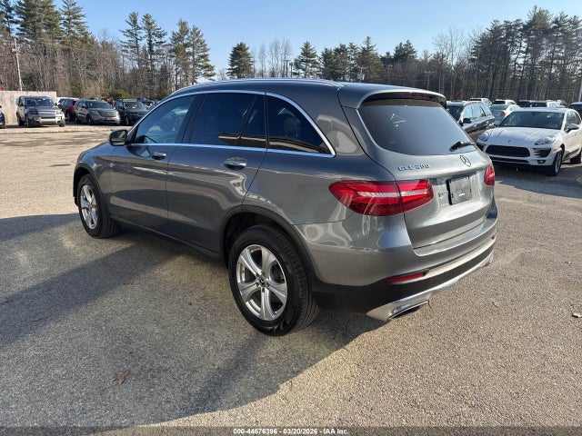 44676396 :رقم المزاد ، WDC0G4KB6HF256664 vin ، 2017 Mercedes-benz Glc 300 4matic مزاد بيع