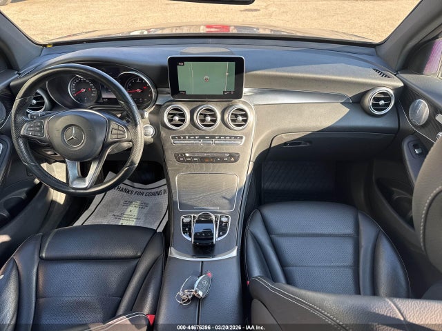 44676396 :رقم المزاد ، WDC0G4KB6HF256664 vin ، 2017 Mercedes-benz Glc 300 4matic مزاد بيع