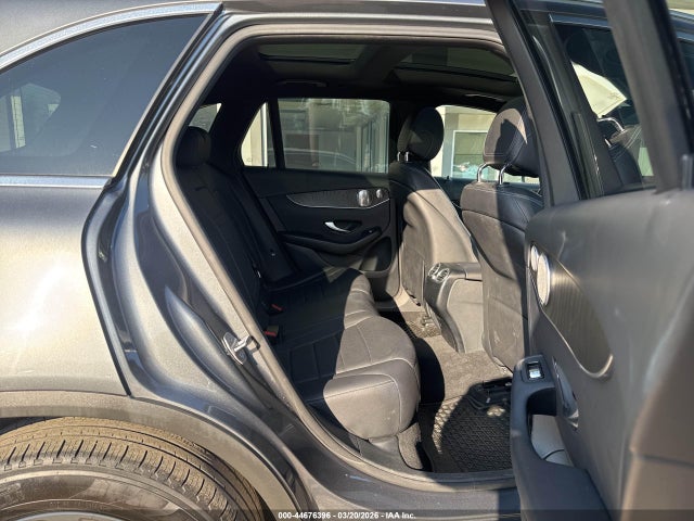 44676396 :رقم المزاد ، WDC0G4KB6HF256664 vin ، 2017 Mercedes-benz Glc 300 4matic مزاد بيع