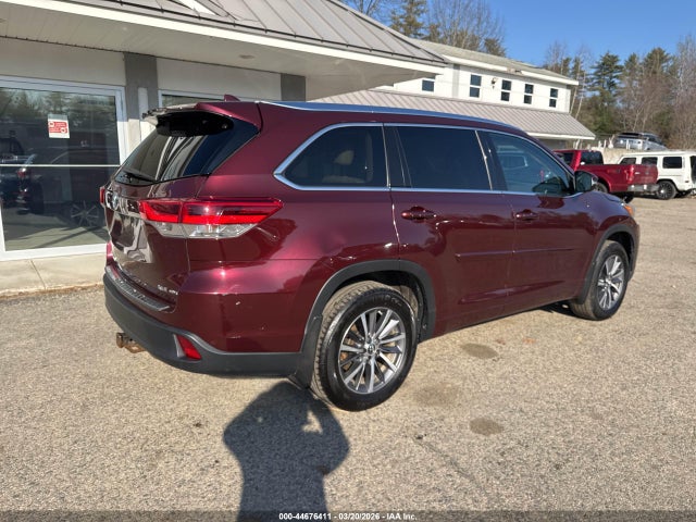 2018 TOYOTA HIGHLANDER 5TDJZRFH2JS823121 Photo 3
