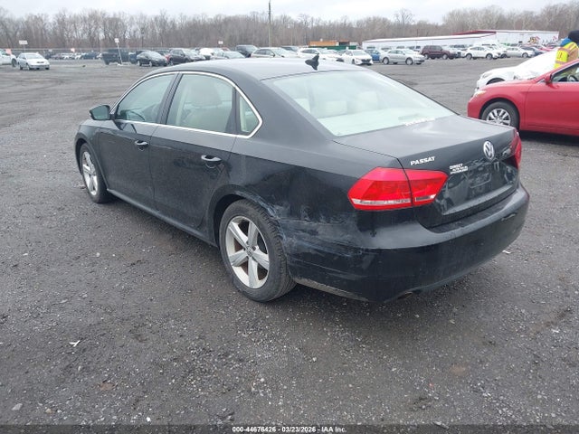2013 Volkswagen Passat 2.5l Se მანქანა იყიდება აუქციონზე, vin: 1VWBP7A39DC122041, აუქციონის ნომერი: 44676426