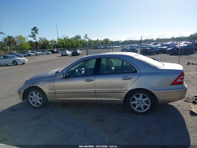 Продаж на аукціоні авто 2004 Mercedes-benz C 240, vin: WDBRF61J34A557919, номер лоту: 44676569