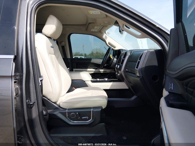 1FMJU1MT7KEA86055 Ford Expedition Platinum