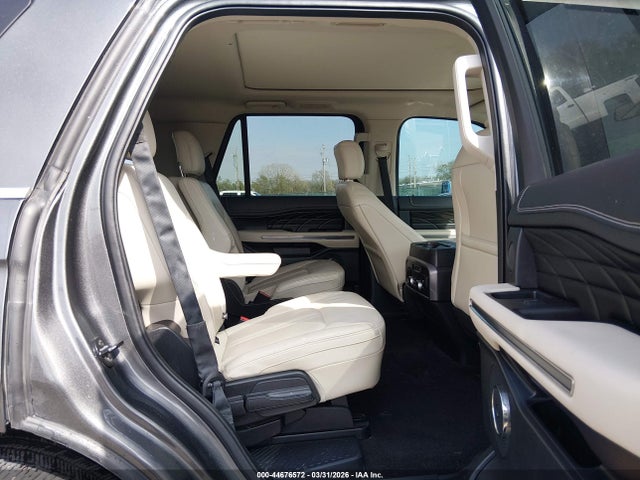 1FMJU1MT7KEA86055 Ford Expedition Platinum