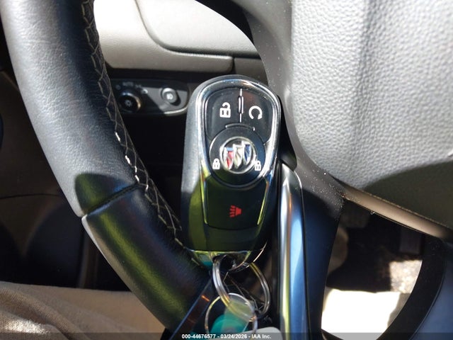 44676577 :رقم المزاد ، KL4MMESL3MB180203 vin ، 2021 Buick Encore Gx Awd Select مزاد بيع