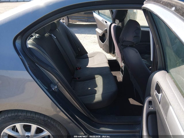 44676627 :رقم المزاد ، 3VWD17AJXFM356926 vin ، 2015 Volkswagen Jetta 1.8t Se مزاد بيع