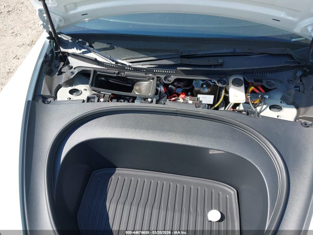 2025 Tesla Model 3 მანქანა იყიდება აუქციონზე, vin: 5YJ3E1EA8SF021270, აუქციონის ნომერი: 44676658