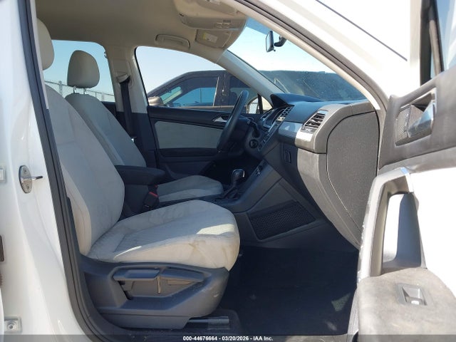 3VV1B7AX9JM025806 Volkswagen Tiguan 2.0t S