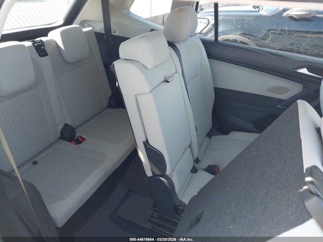 3VV1B7AX9JM025806 Volkswagen Tiguan 2.0t S