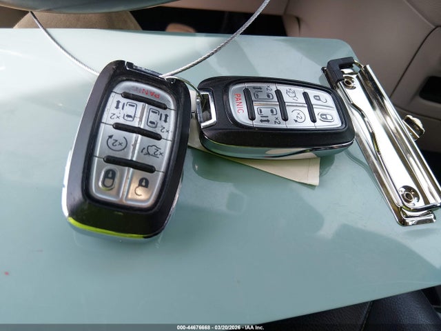 Продаж на аукціоні авто 2017 Chrysler Pacifica Touring-l, vin: 2C4RC1BG9HR757107, номер лоту: 44676668