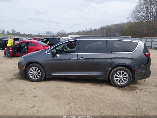 Продаж на аукціоні авто 2017 Chrysler Pacifica Touring-l, vin: 2C4RC1BG9HR757107, номер лоту: 44676668