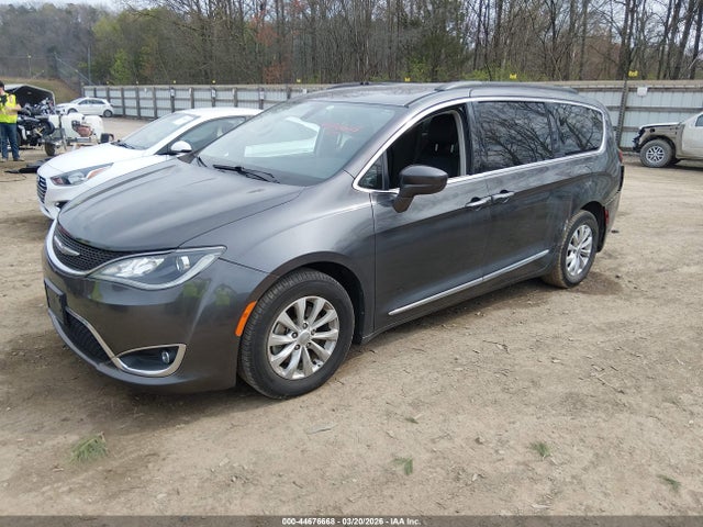 Продаж на аукціоні авто 2017 Chrysler Pacifica Touring-l, vin: 2C4RC1BG9HR757107, номер лоту: 44676668